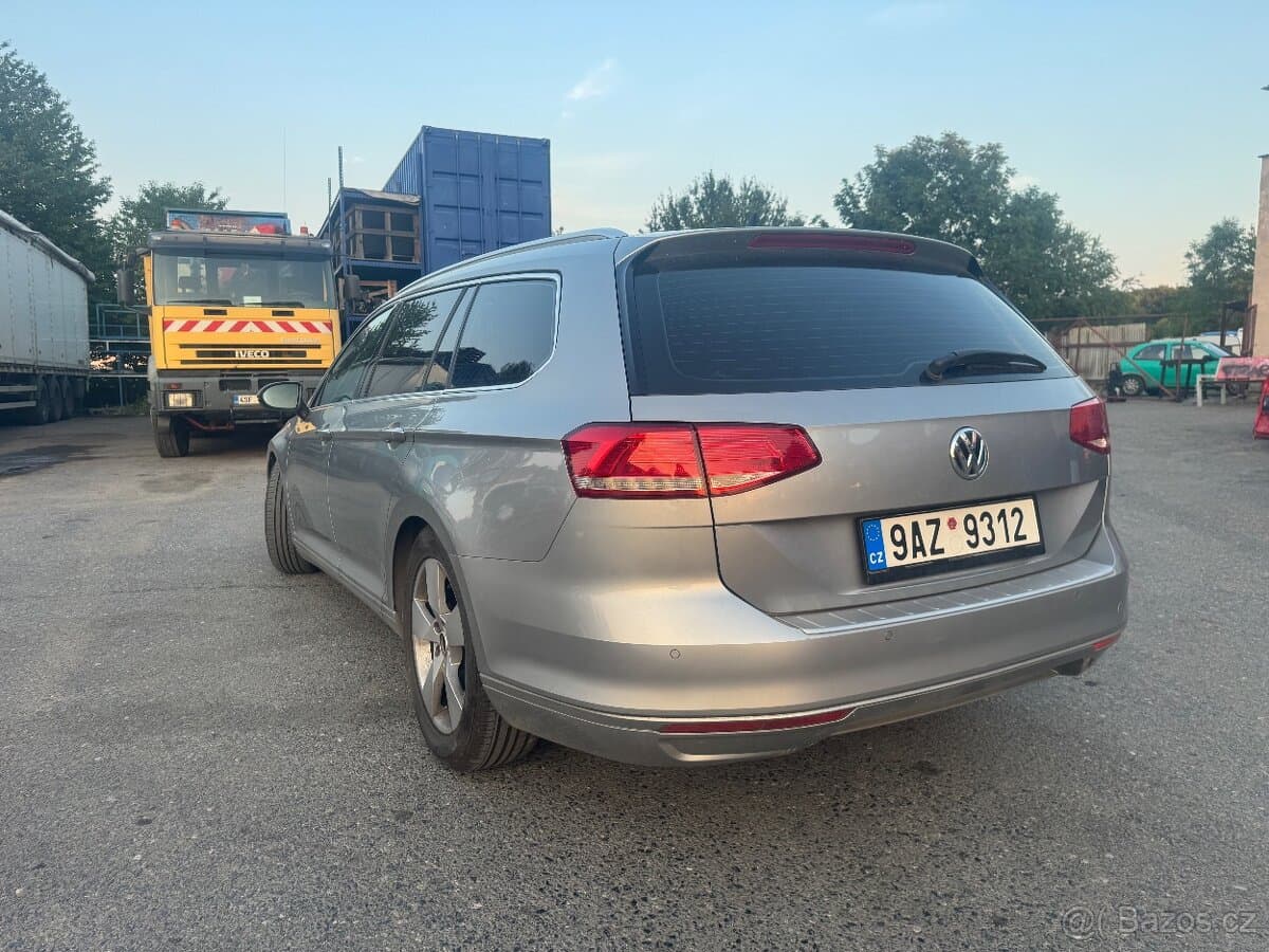 2015 Volkswagen PASSAT - 5