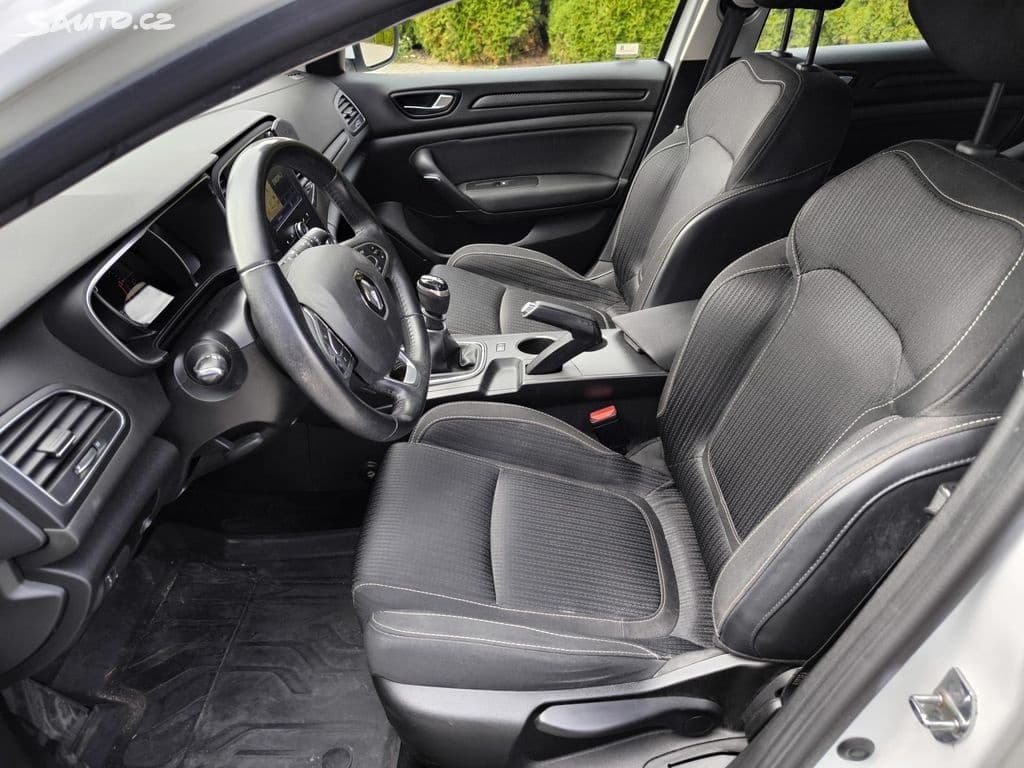 2020 Renault MEGANE - 5