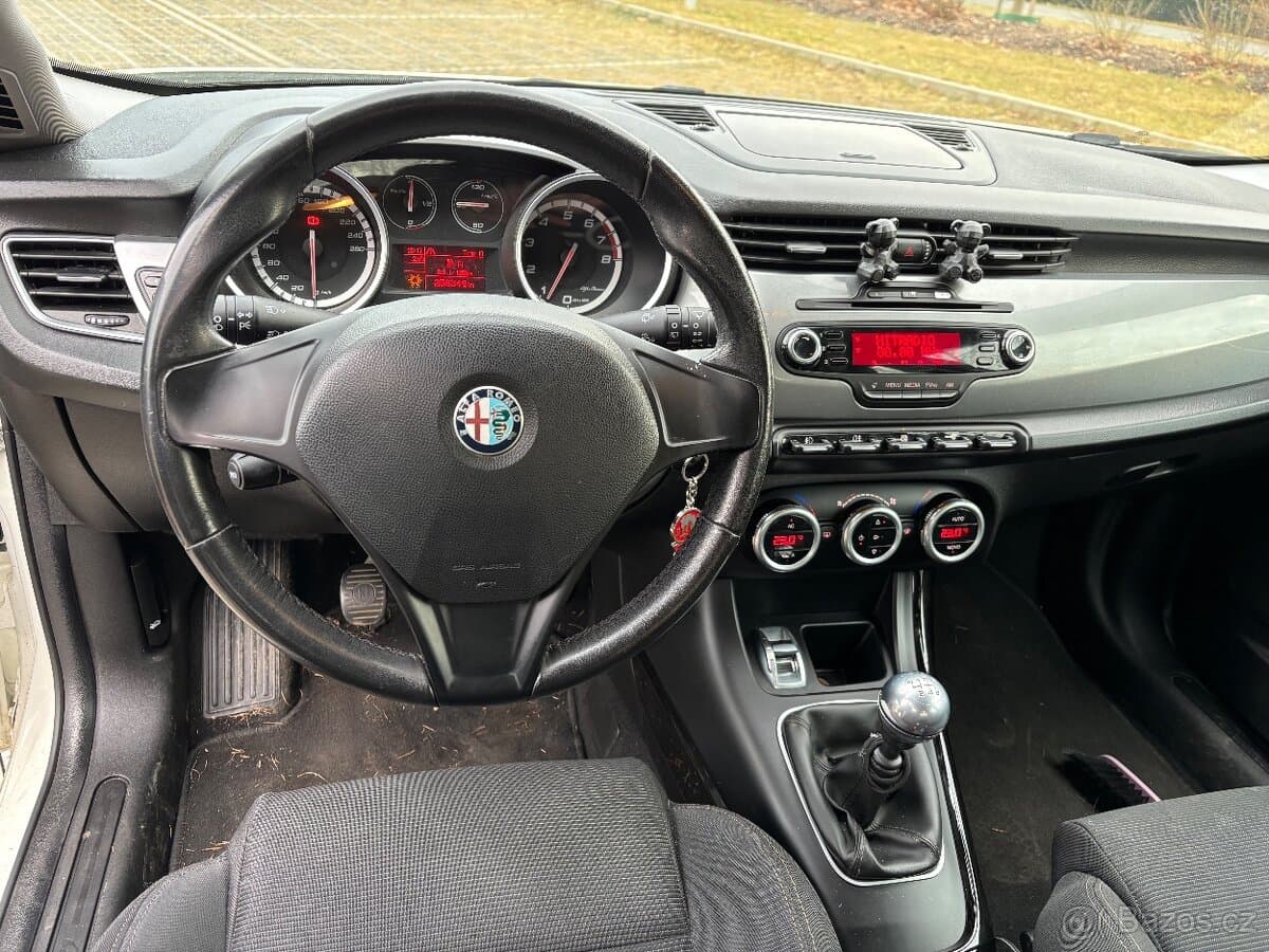 2011 Alfa Romeo GIULIETTA - 5