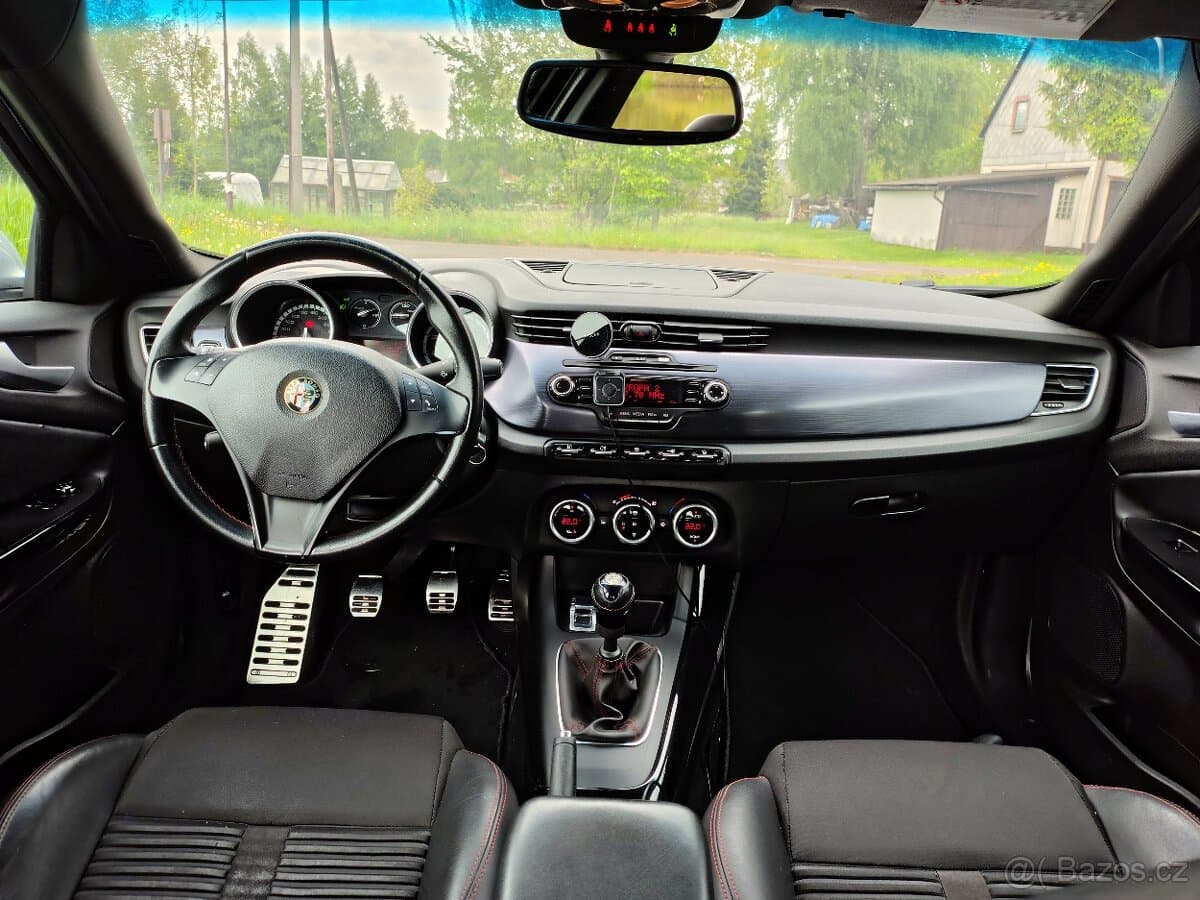 2010 Alfa Romeo GIULIETTA - 5