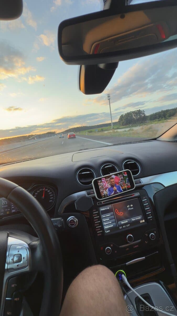 2011 Ford S-MAX - 5
