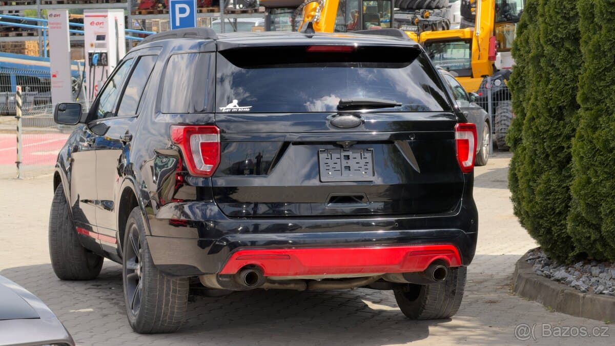 2018 Ford EXPLORER - 5