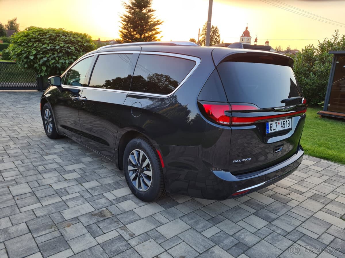 2021 Chrysler PACIFICA - 5