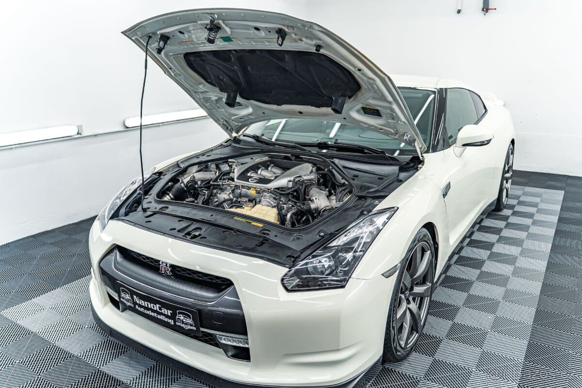 2008 Nissan GT-R - 5