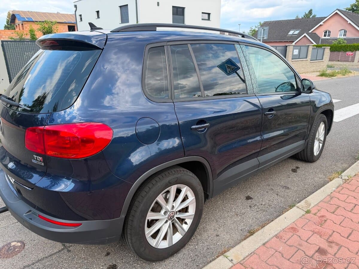 2012 Volkswagen TIGUAN - 5