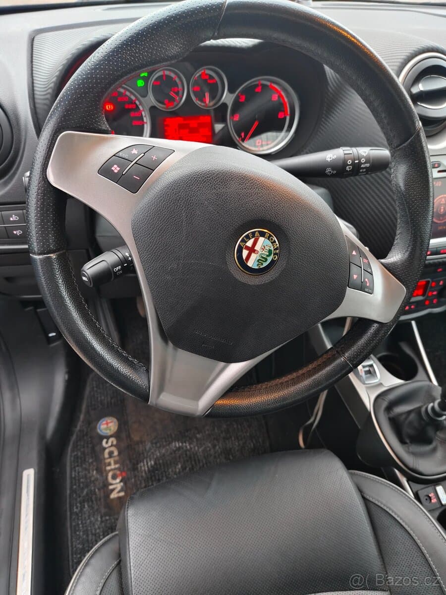 2011 Alfa Romeo MITO - 5