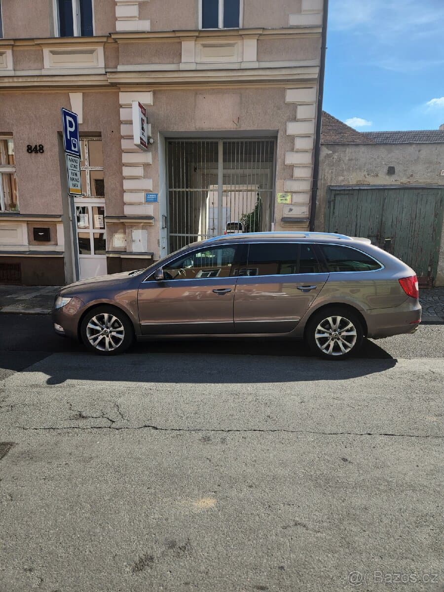 2010 Škoda SUPERB - 5