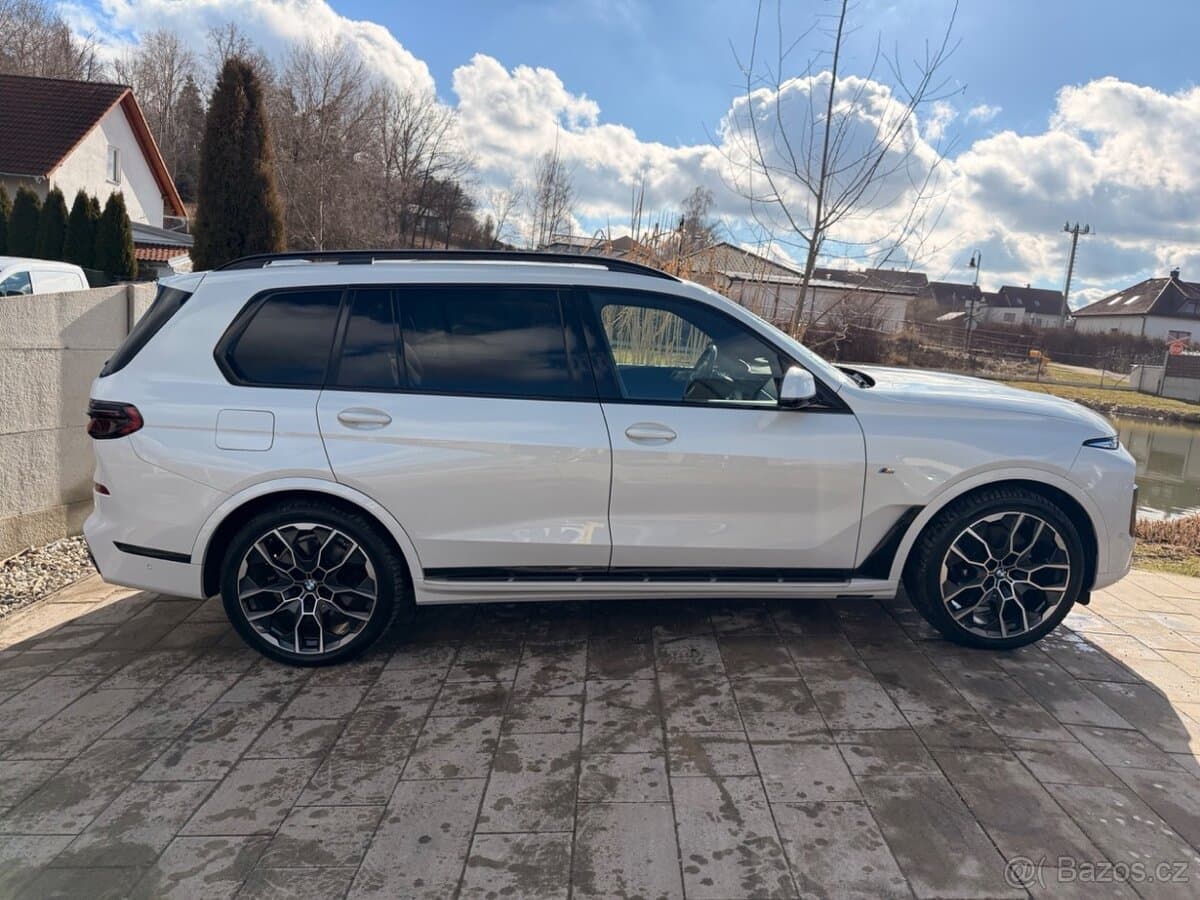 2023 BMW X7 - 5