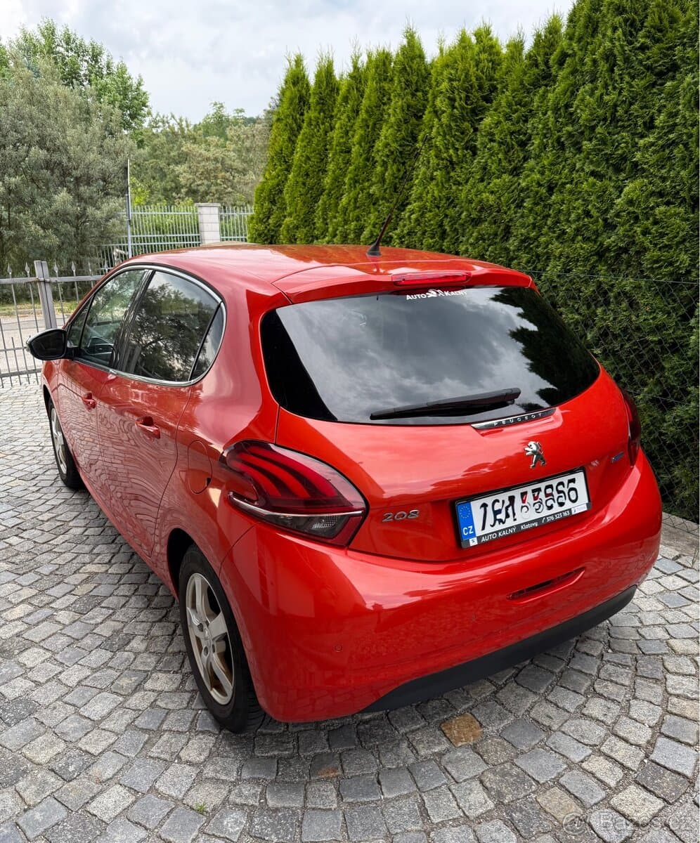 2017 Peugeot 208 - 5