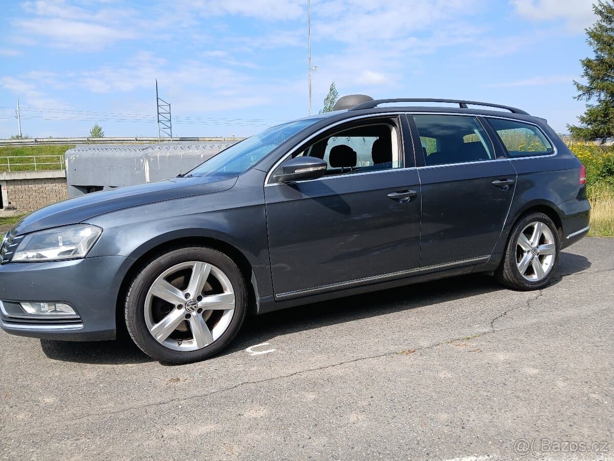 2013 Volkswagen PASSAT - 5