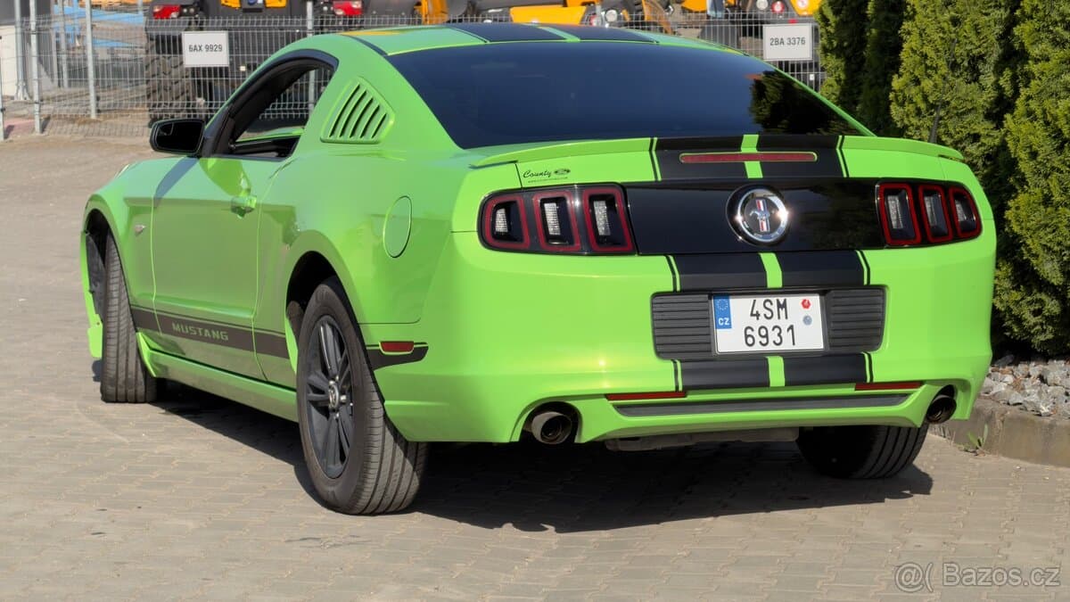 2013 Ford MUSTANG - 5
