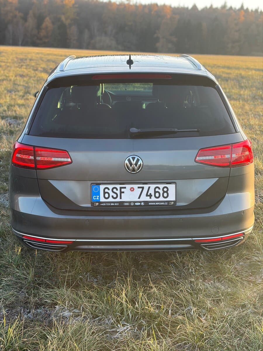 2015 Volkswagen PASSAT - 5