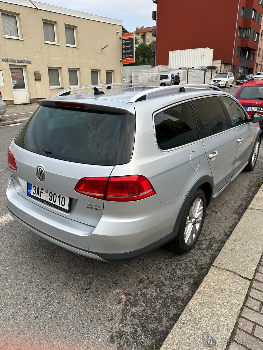 2013 Volkswagen PASSAT - 5