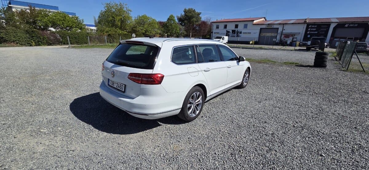 2019 Volkswagen PASSAT - 5