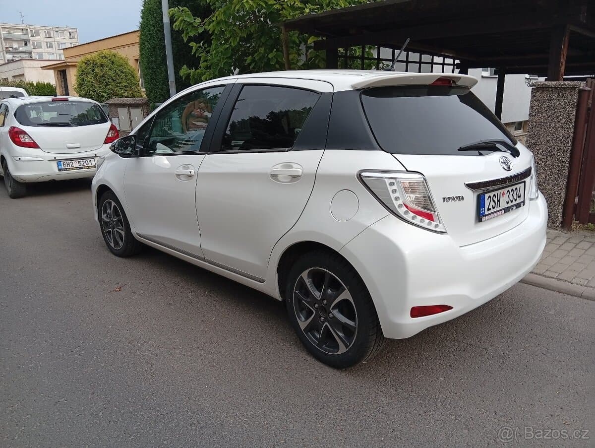 2013 Toyota YARIS - 5