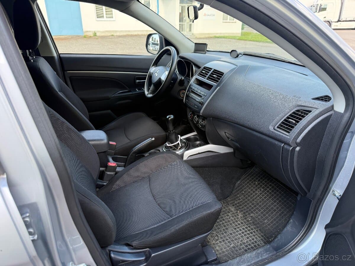 2011 Mitsubishi ASX - 5