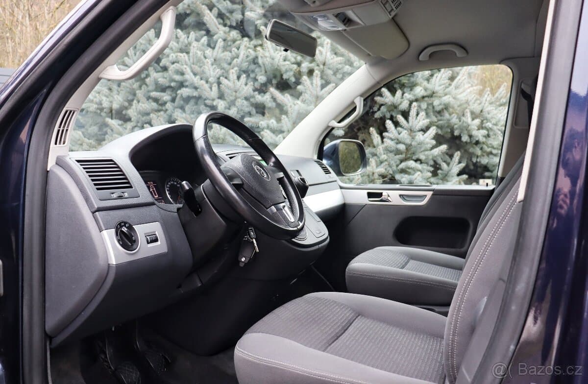 2013 Volkswagen MULTIVAN - 5