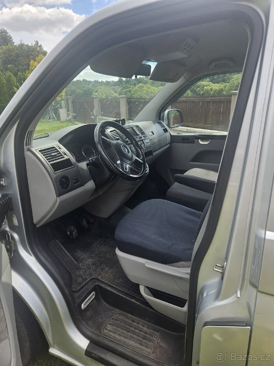 2010 Volkswagen CARAVELLE - 5