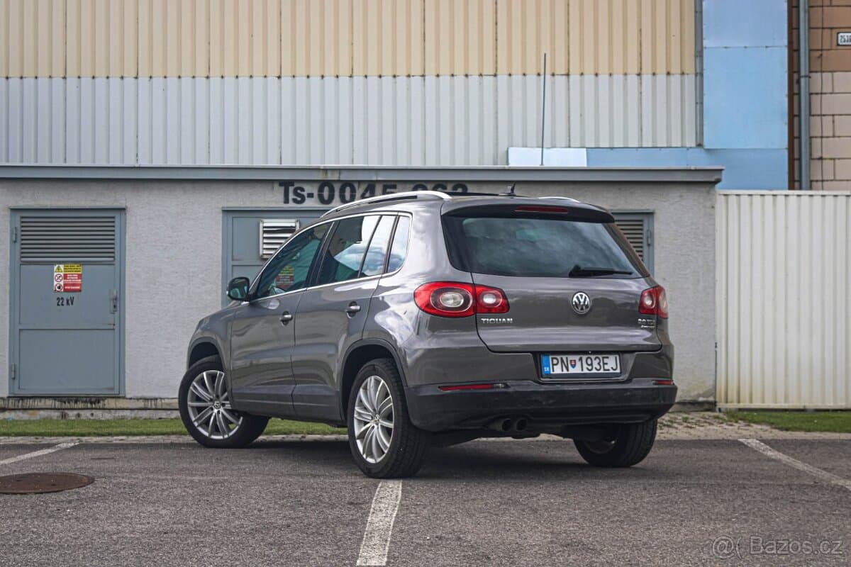 2010 Volkswagen TIGUAN - 5