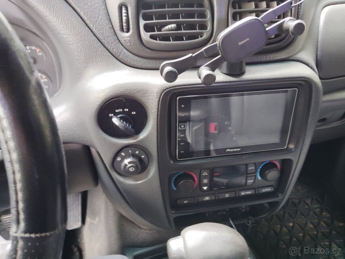 2002 Chevrolet TRAILBLAZER - 5