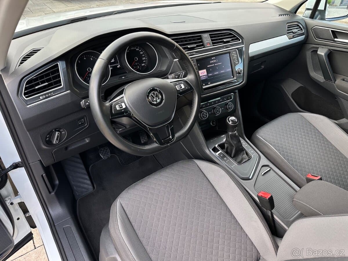 2017 Volkswagen TIGUAN - 5