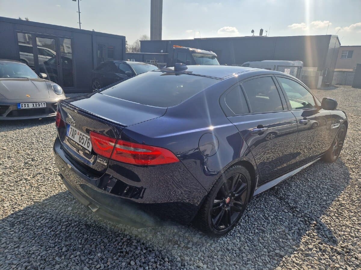 2019 Jaguar XE - 5