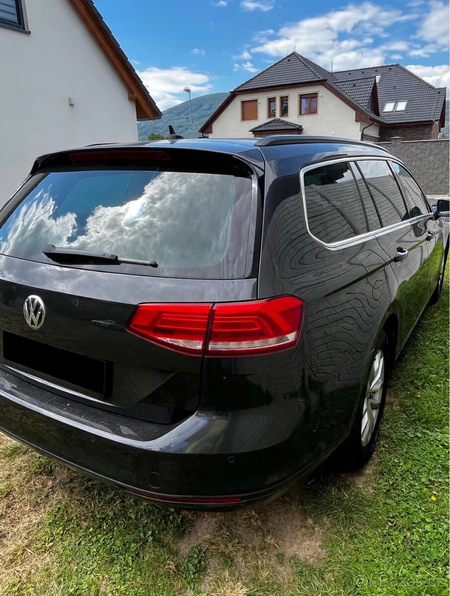 2019 Volkswagen PASSAT - 5