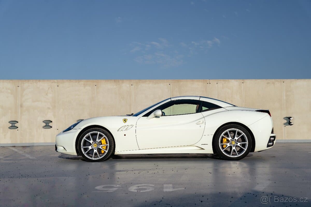 2010 Ferrari CALIFORNIA - 5