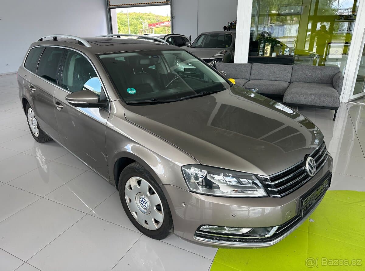 2011 Volkswagen PASSAT - 5