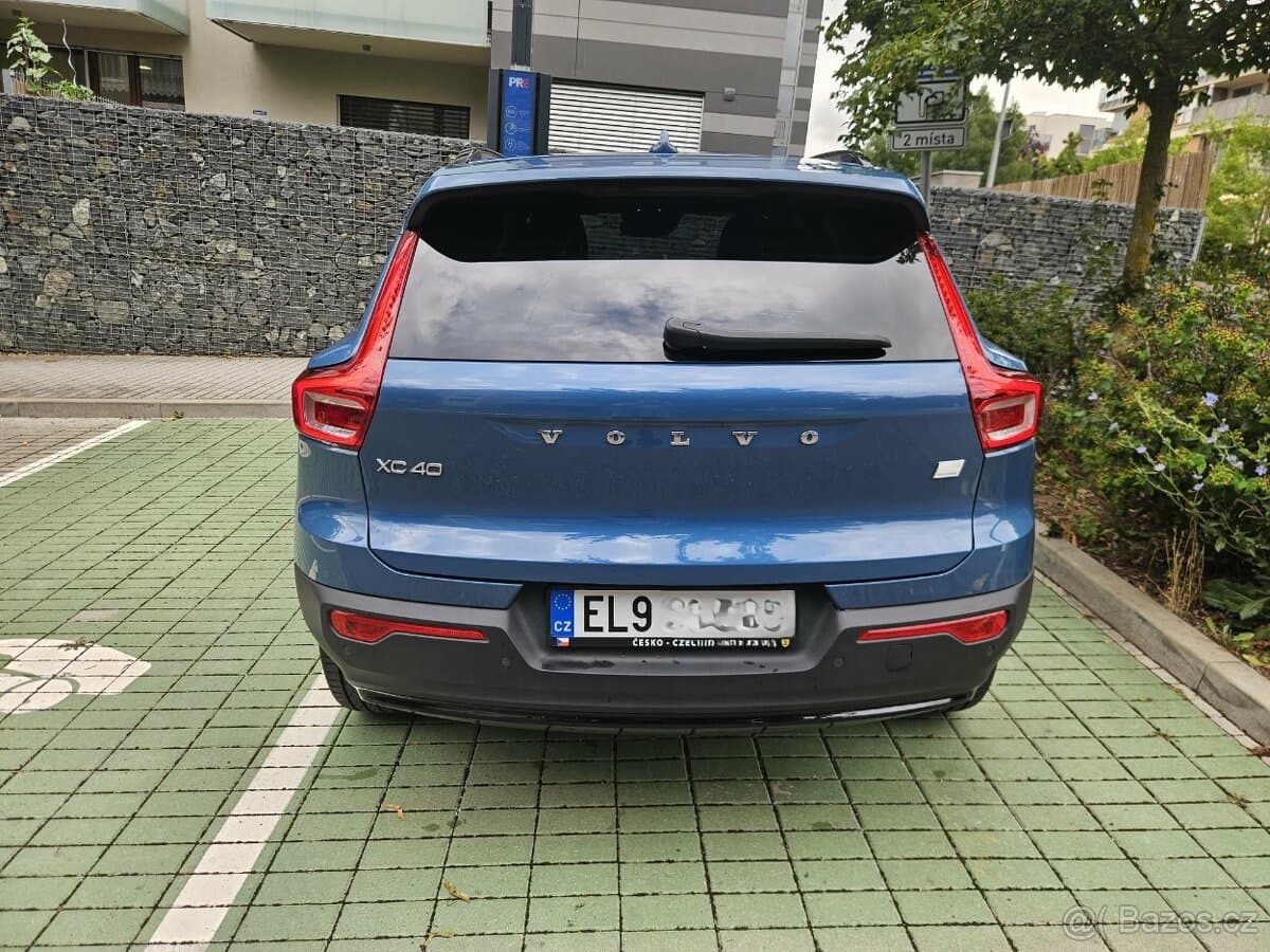 2022 Volvo XC40 - 5