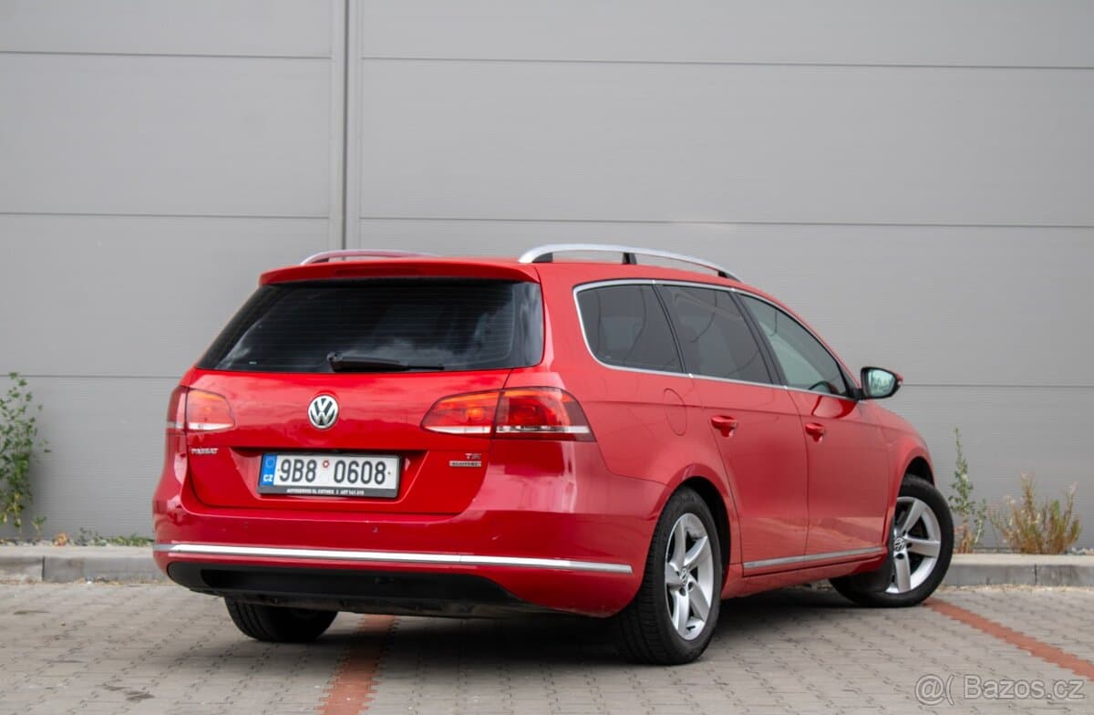 2011 Volkswagen PASSAT - 5