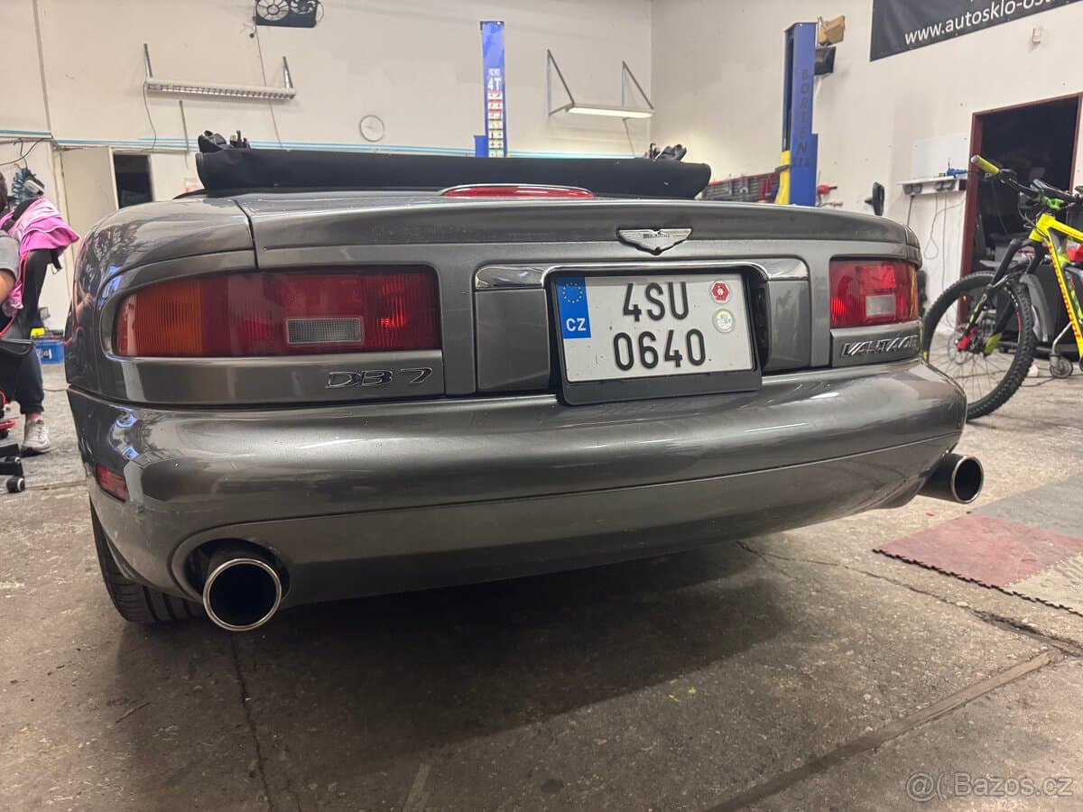 2003 Aston Martin DB7 - 5