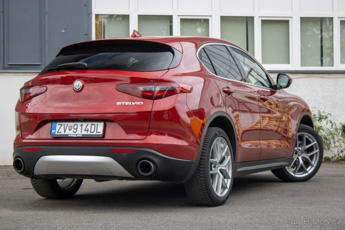2017 Alfa Romeo STELVIO - 5
