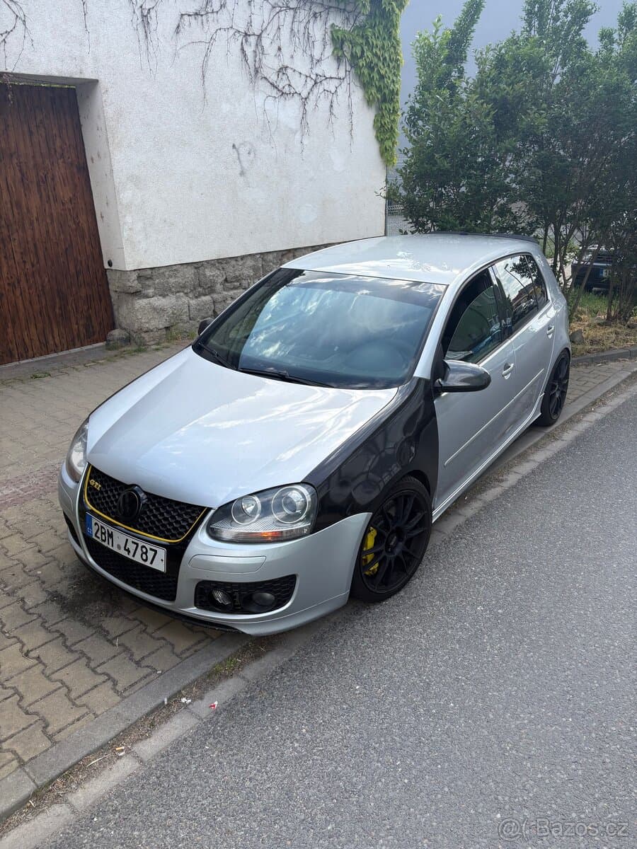 Volkswagen GOLF - 5