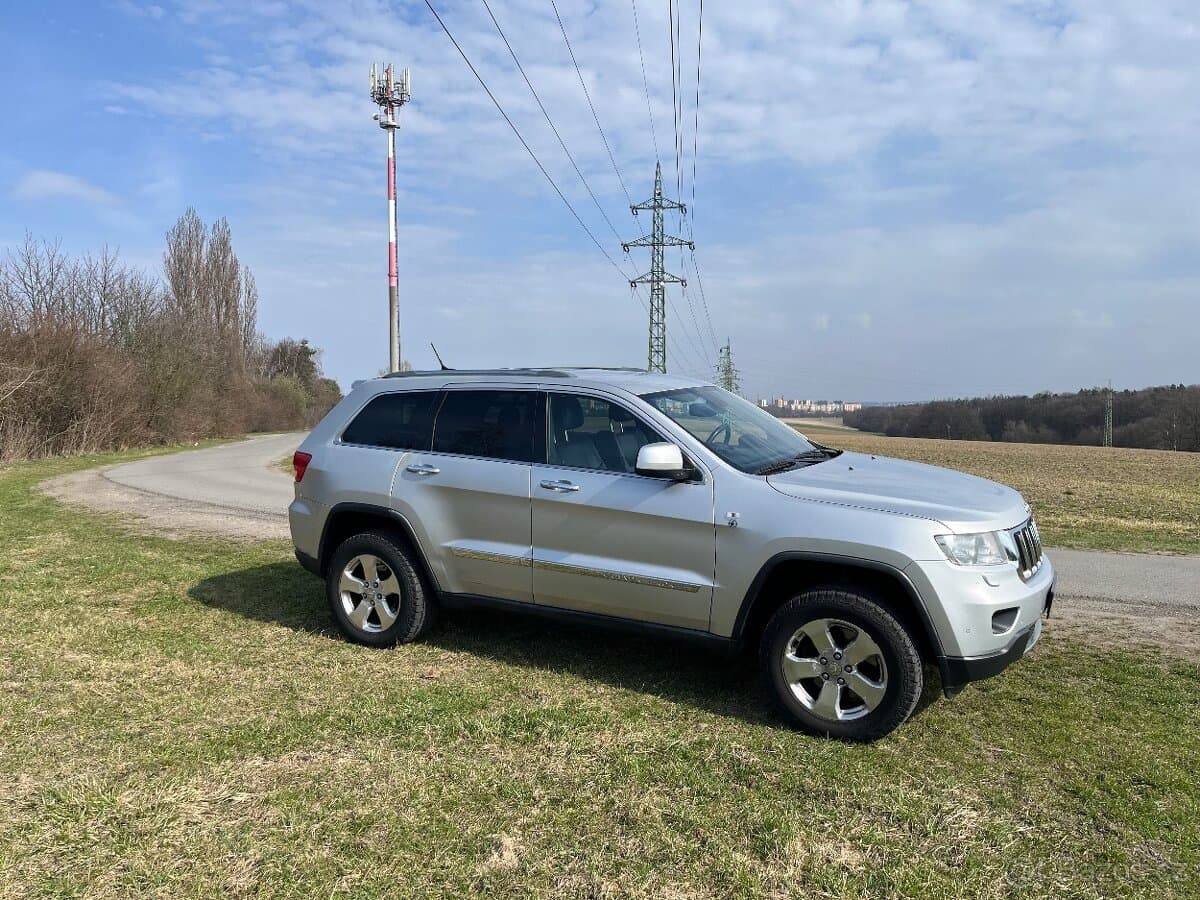2011 Jeep CHEROKEE - 5