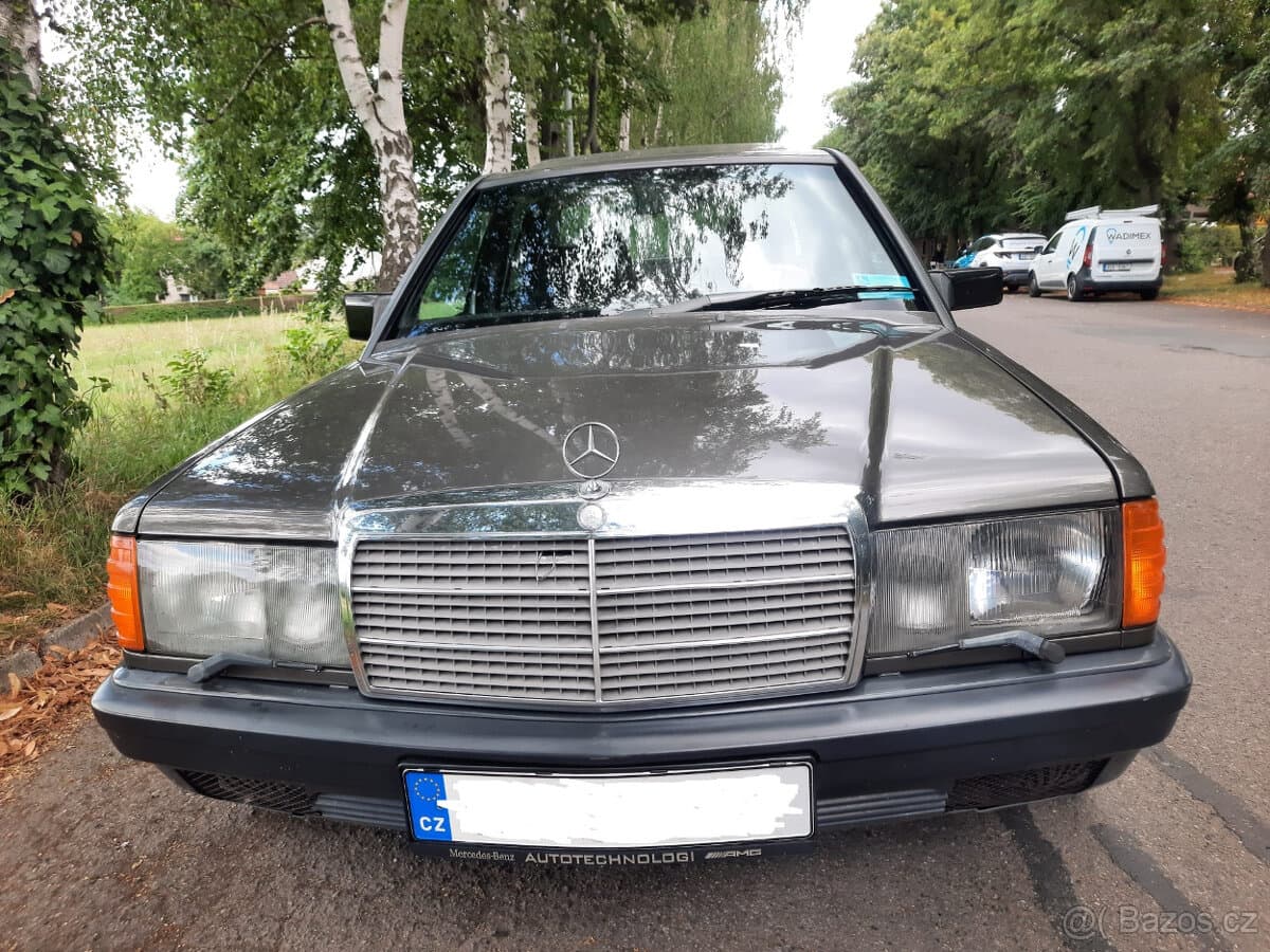 1984 Mercedes-Benz 190 - 5