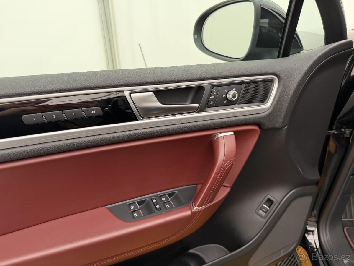 2017 Volkswagen TOUAREG - 5