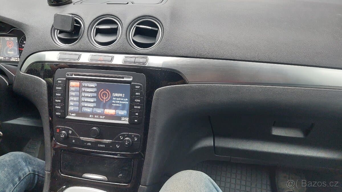 2011 Ford S-MAX - 5