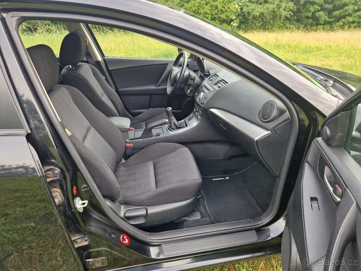 Mazda 3 - 5