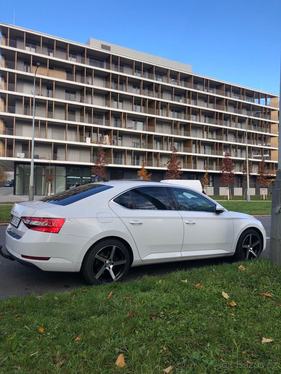 2020 Škoda SUPERB - 5