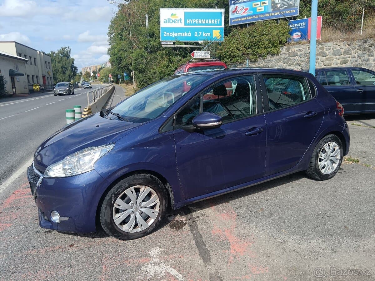 2013 Peugeot 208 - 5