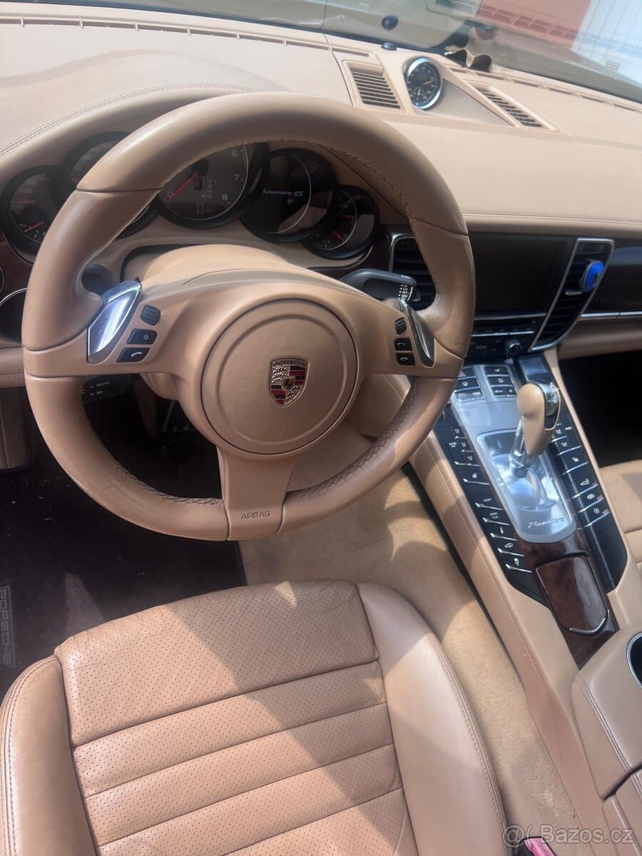 Porsche PANAMERA - 5