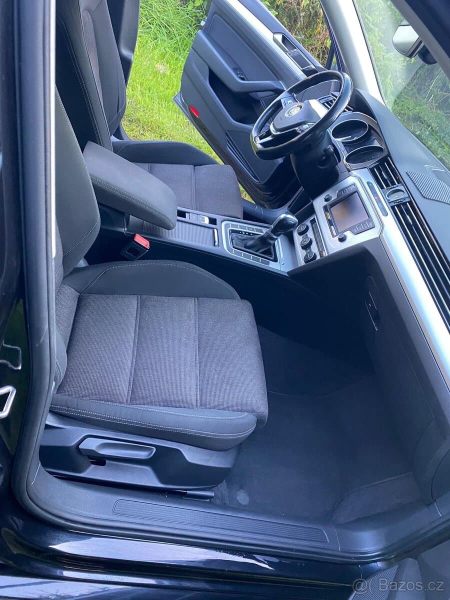 2015 Volkswagen PASSAT - 5