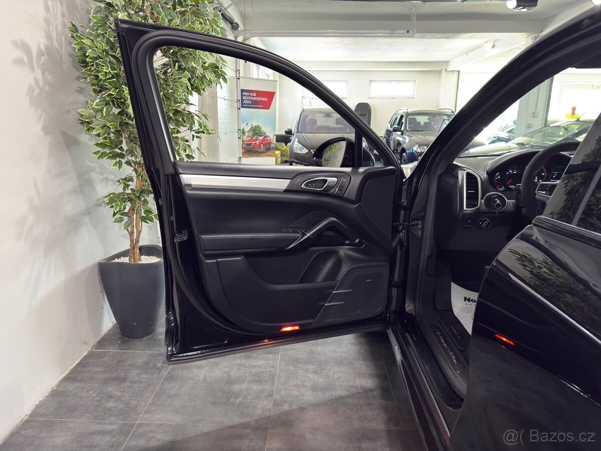2016 Porsche CAYENNE - 5