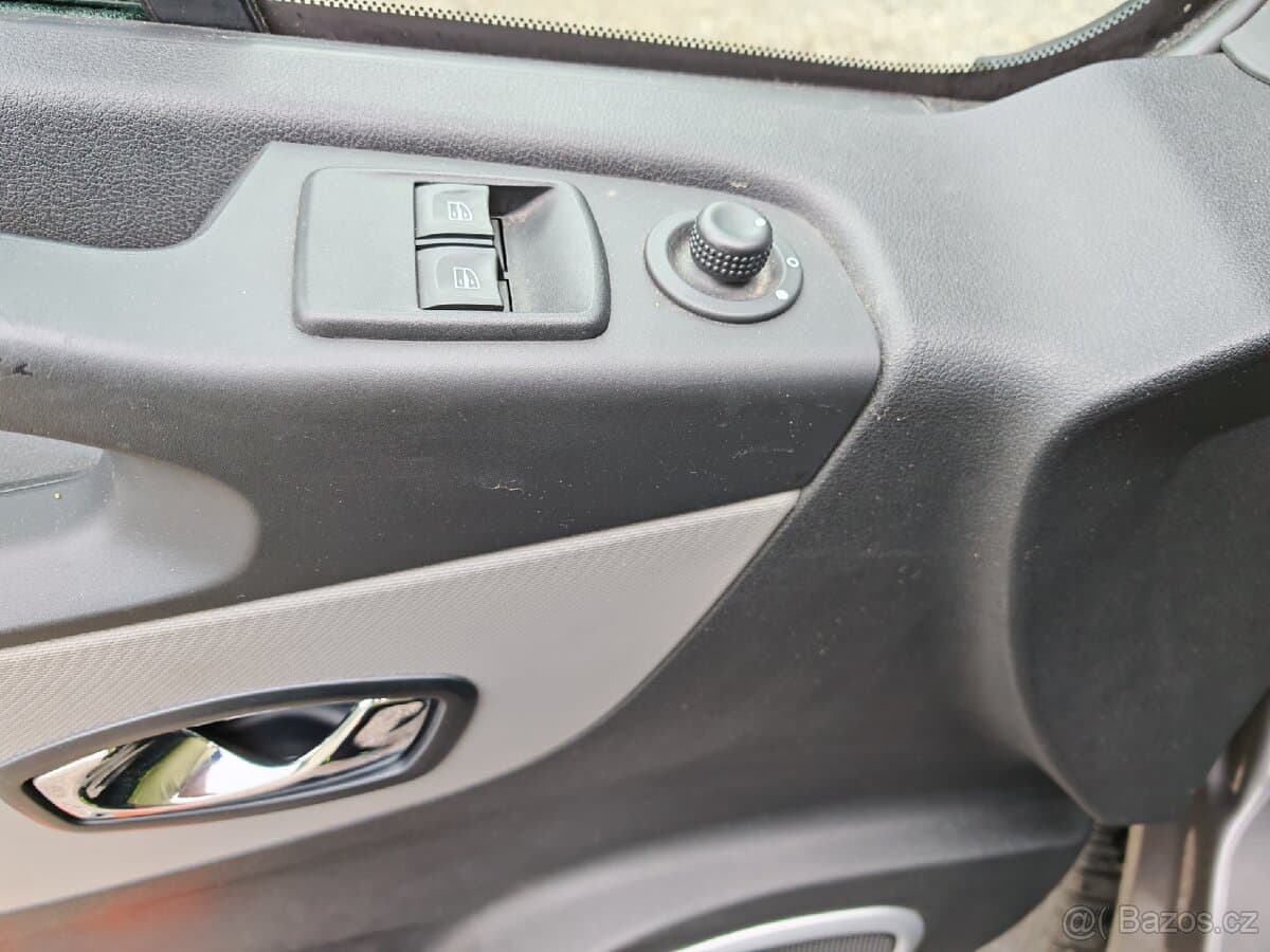Renault TRAFIC - 5
