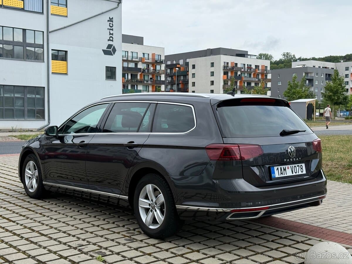 2021 Volkswagen PASSAT - 5