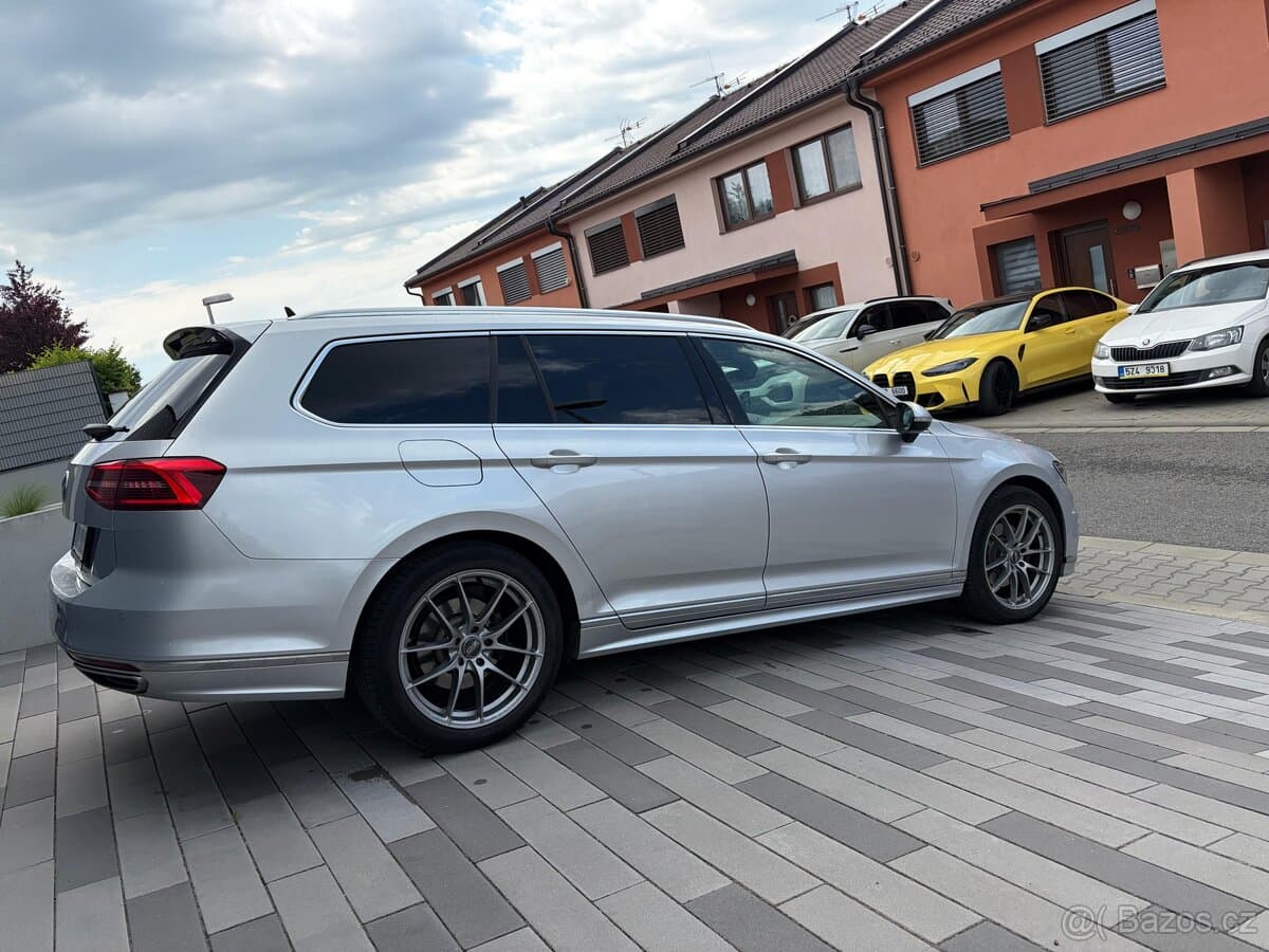 2018 Volkswagen PASSAT - 5