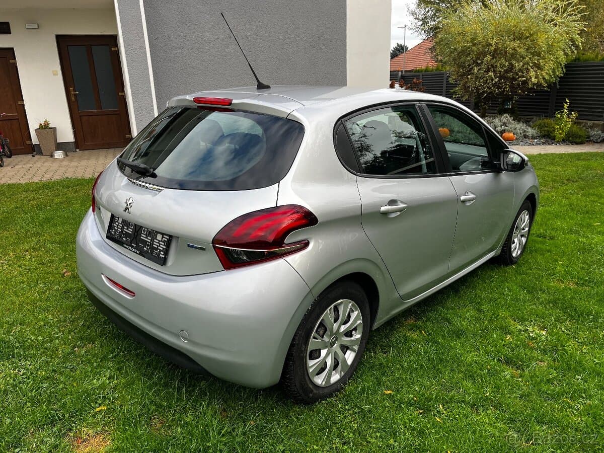 2016 Peugeot 208 - 5
