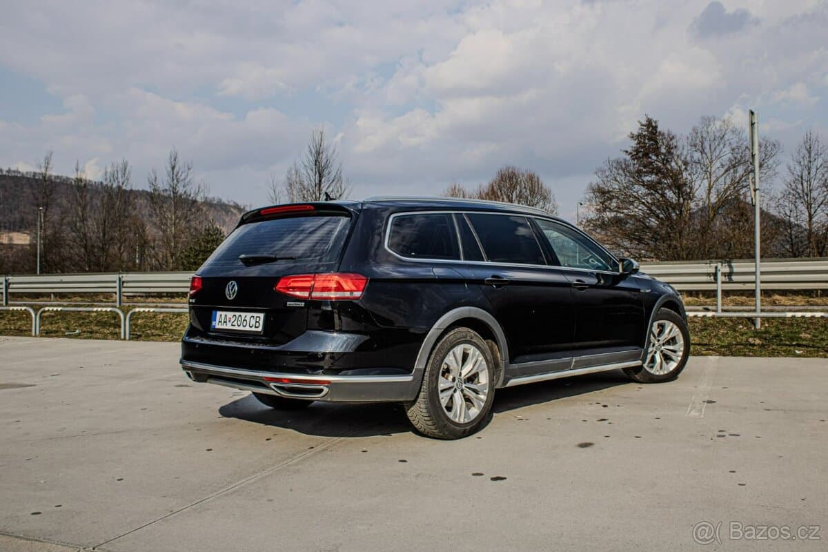 2017 Volkswagen PASSAT - 5
