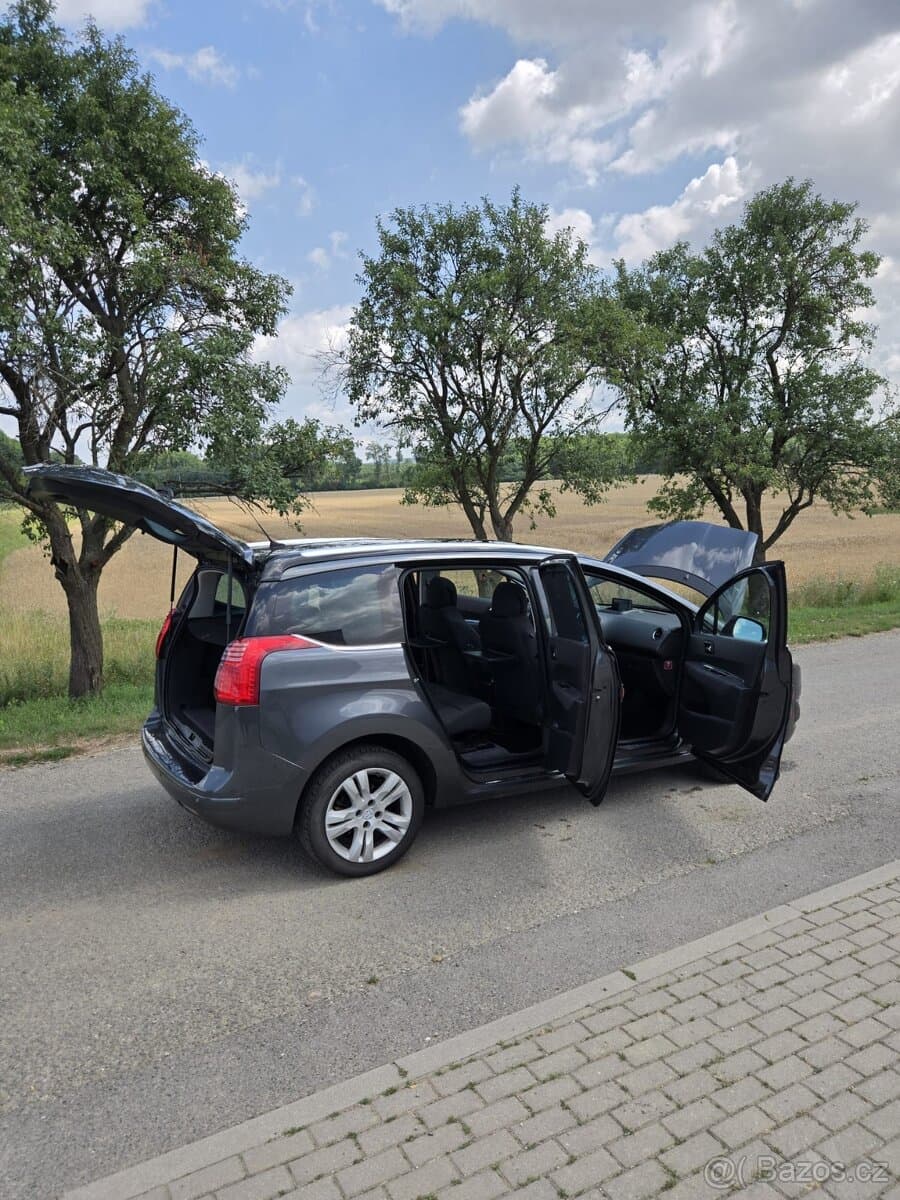 Peugeot 5008 - 5